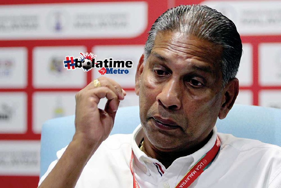 SATHIA akui terpaksa menurunkan skuad tempang ketika FELDA menentang Melaka aksi Piala Malaysia. FOTO/FAIL 