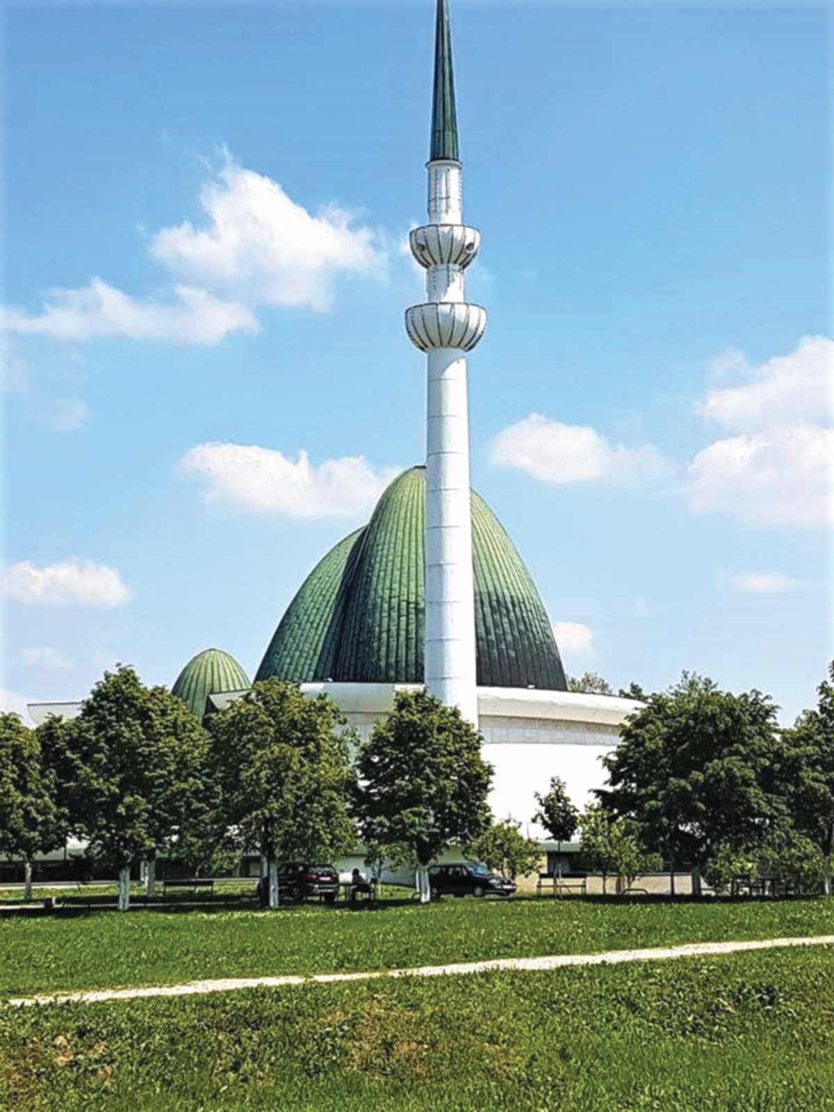 REKA bentuk Pusat Islam Zagreb yang unik.