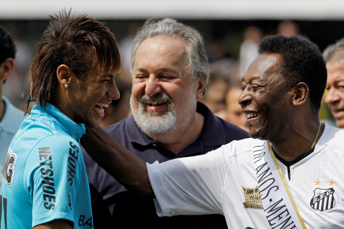  NEYMAR (kiri) bersama Pele. FOTO AFP 