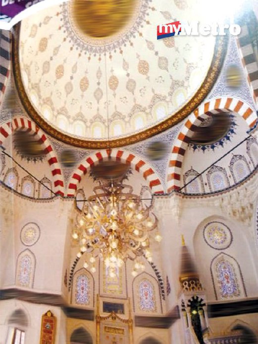 KEINDAHAN seni bina Turki Masjid Camii.