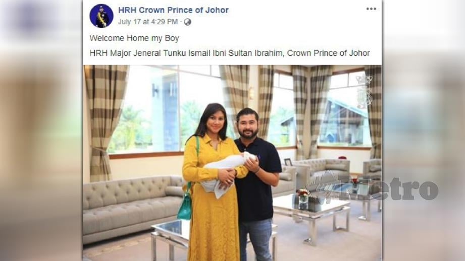 PAPARAN status di laman Facebook rasmi, Tunku Ismail ketika menyambut kelahiran bayi baginda pada 17  Julai lalu. FOTO Facebook