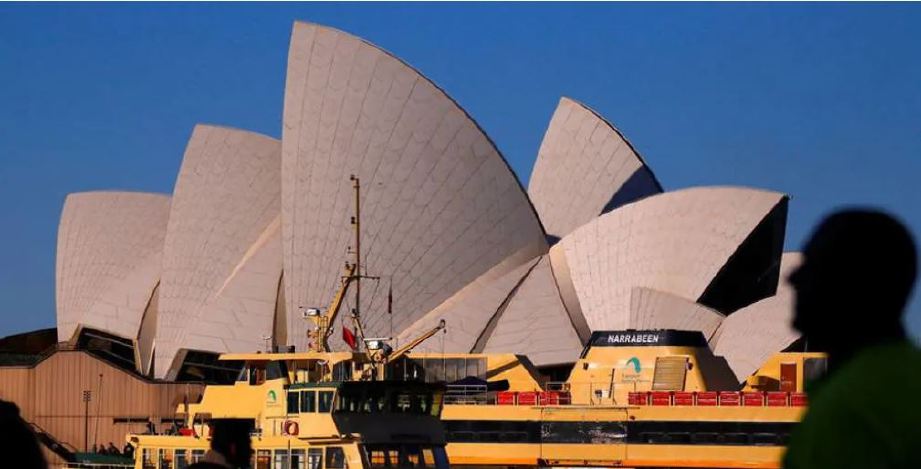 500 orang dipindahkan dari bangunan Sydney Opera House berikutan kebocoran gas.