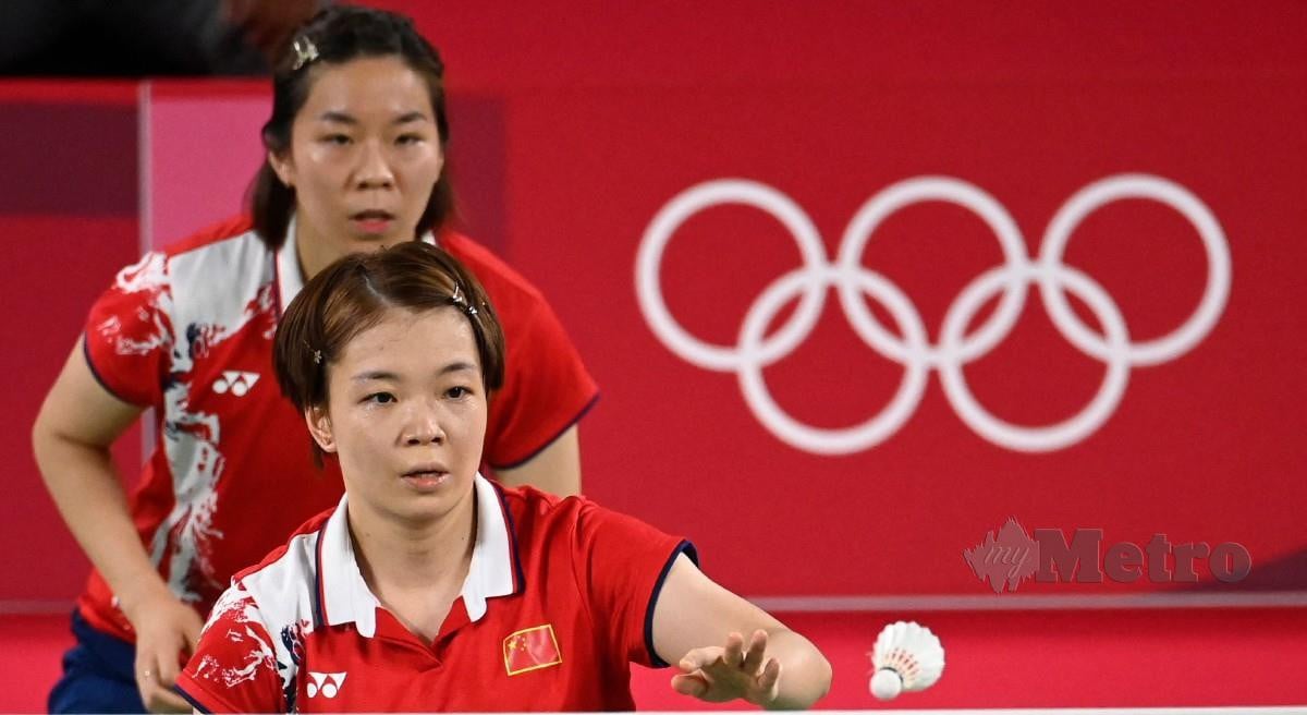 QINCHEN dan Yifan dikatan sering mencarut dalam aksi beregu wanita Sukan Olimpik 2020 setiap kali memperoleh mata. FOTO AFP