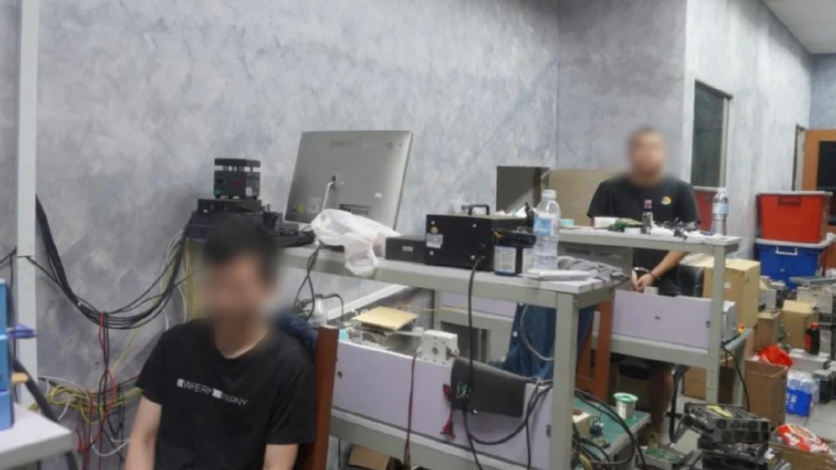 JIM menumpaskan sindiket aktiviti perlombongan wang digital (Bitcoin) yang didalangi dua lelaki warga China. FOTO Ihsan JIM