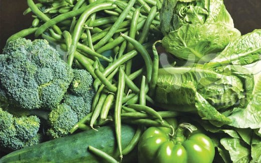 AMALKAN pengambilan sayuran hijau untuk kesihatan.