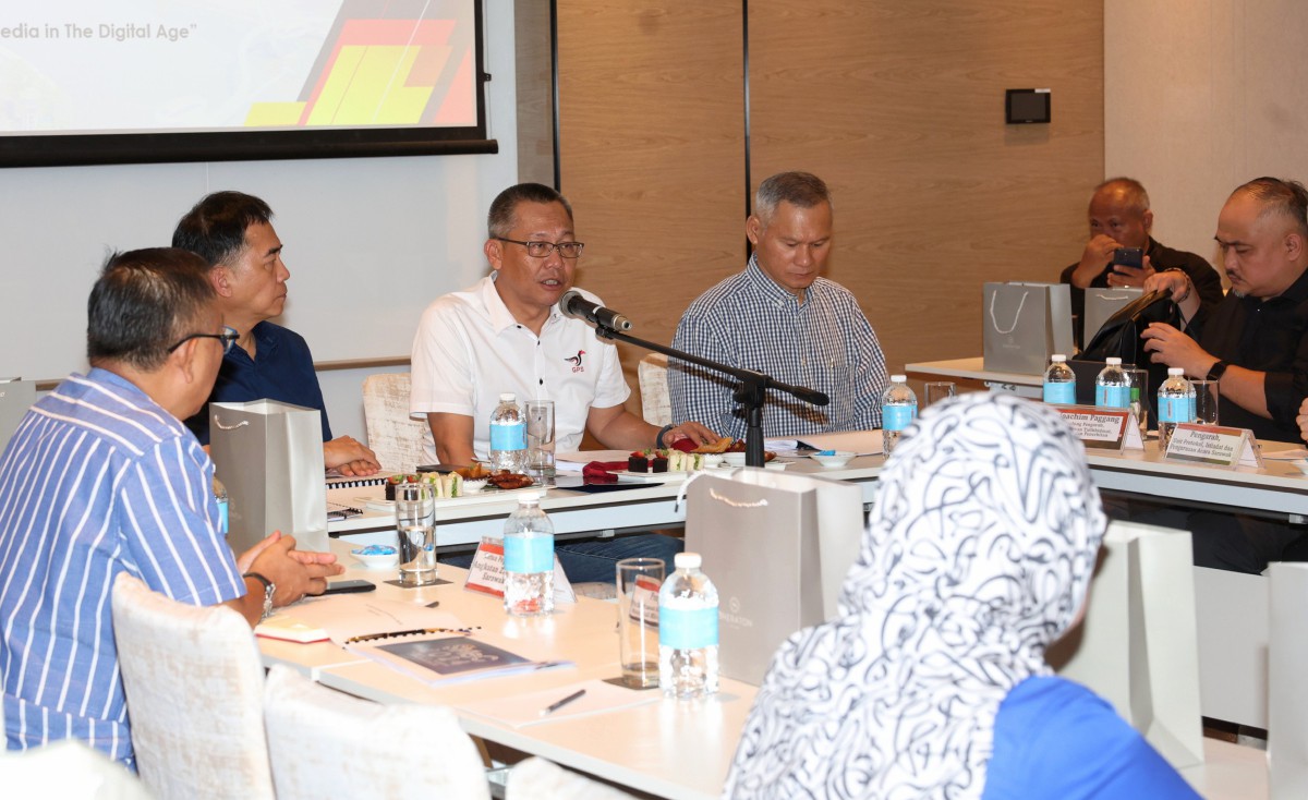 ABDULLAH mempengerusikan Mesyuarat Jawatankuasa Induk Persidangan Media Sarawak 2024 dan Hawana, hari ini. FOTO Bernama 