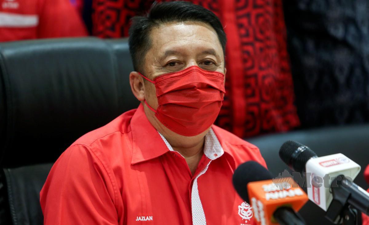 AHMAD Jazlan pada sidang media mengenai  Umno Kelantan membuat keputusan tidak lagi bersama dengan Pas berkuat kuasa serta-merta. FOTO Nik Abdullah Nik Omar