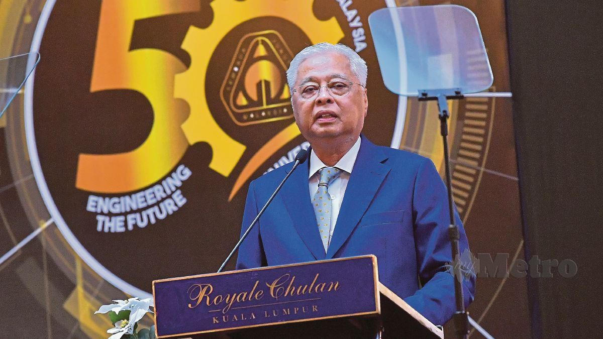 Ismail Sabri Yaakob berucap pada Majlis Makan Malam Ulang Tahun ke-50 Lembaga Jurutera Malaysia di Ibu kota semalam. FOTO BERNAMA