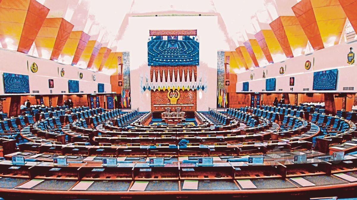 Dewan Rakyat di Bangunan Parlimen. FOTO ASYRAF HAMZAH