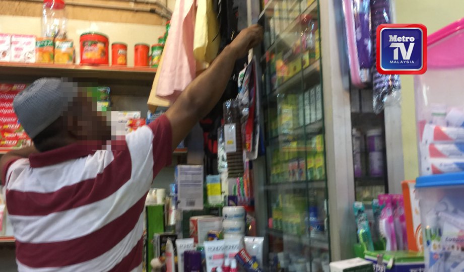 PELBAGAI ubat dijual di kedai warga Bangladesh. FOTO Zulfadhli Zulkifli.
