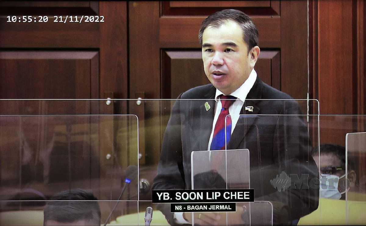 LIP Chee menjawab soalan lisan pada Mesyuarat Pertama Penggal Kelima Dewan Undangan Negeri Ke-14. FOTO MIKAIL ONG