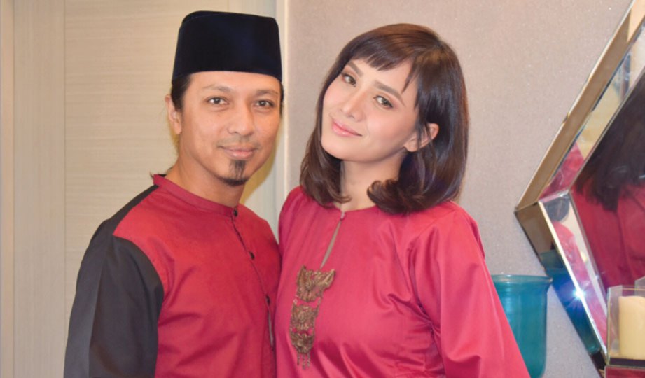 Siti Elizad Dan Suami : Siti Elizad masih malu dengan suami Kota raya