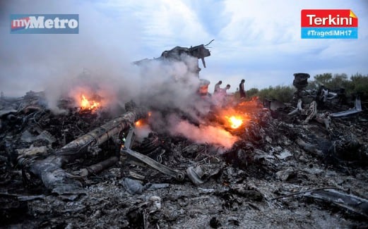 SERPIHAN pesawat MH17 yang ditembak jatuh. FOTO EPA