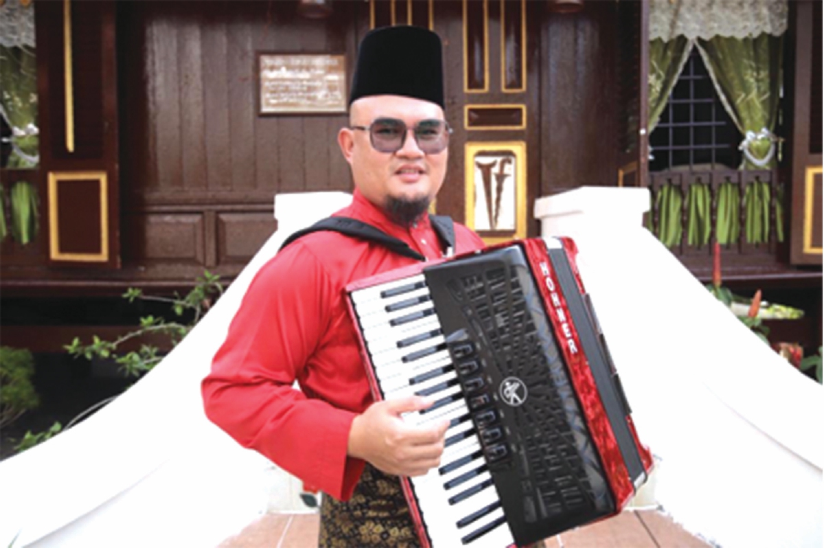 FAUZI jadikan Allahyarham Pak Ngah dan S Atan sebagai idola dalam menghasilkan irama Melayu tradisional.