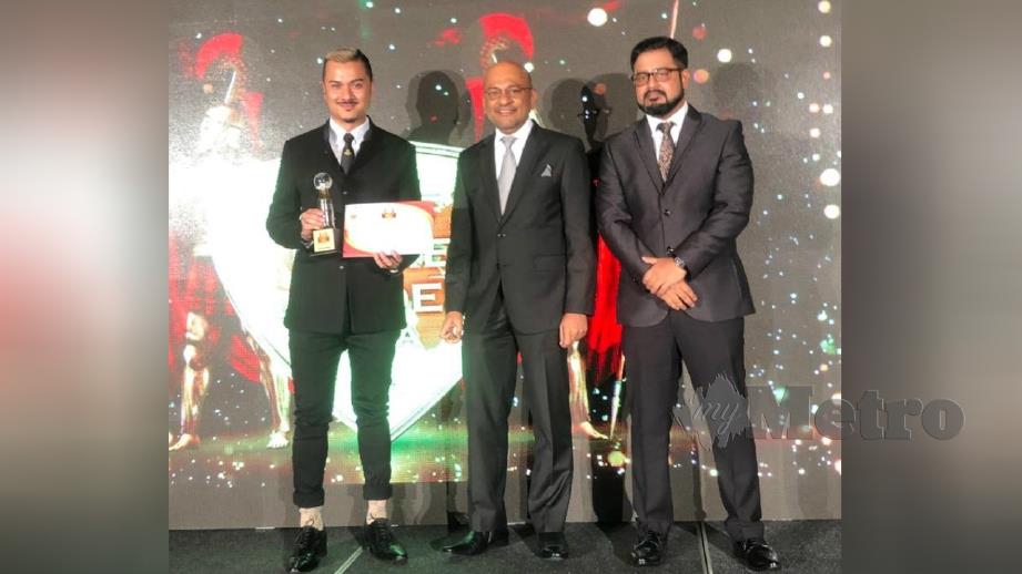 FAZLEY menerima anugerah Pemimpin Paling Dikagumi Di Asia 2019 bagi kategori kulinari. FOTO Ihsan Fazley Yaakob