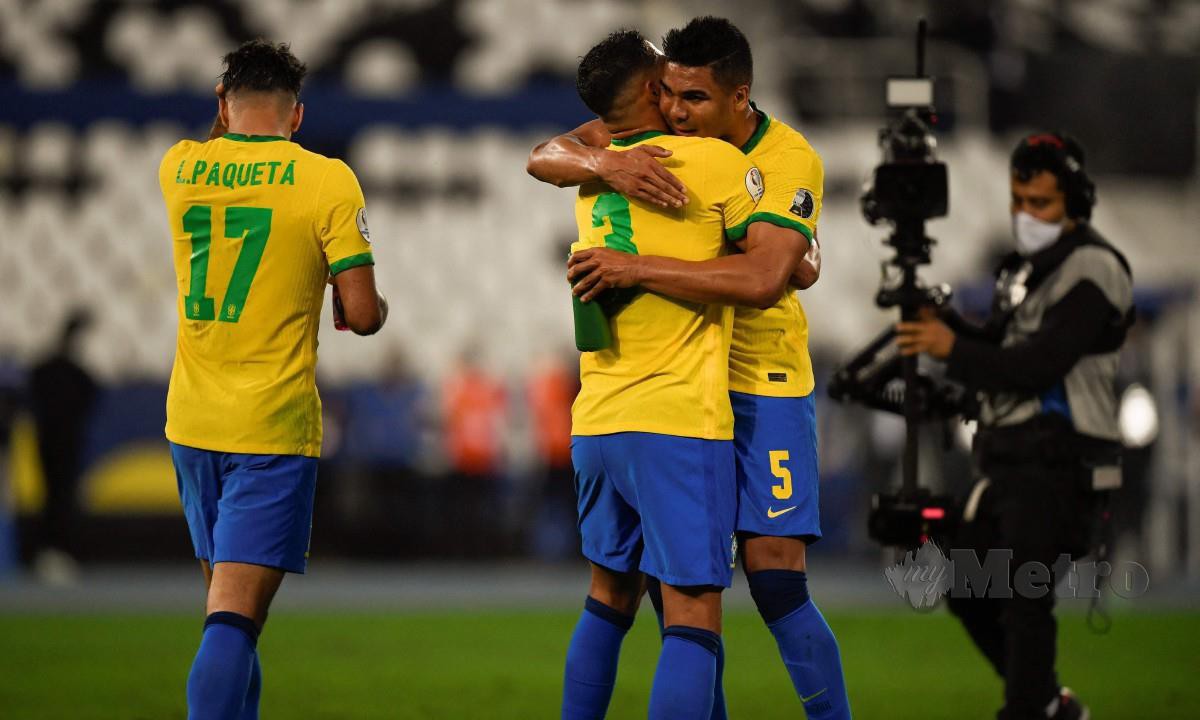 PEMAIN Brazil meraikan kejayaan selepas menumpaskan Chile di suku akhir Copa America. FOTO AFP