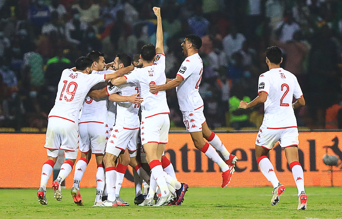 PEMAIN Tunisia bergembira selepas tamat perlawanan.  