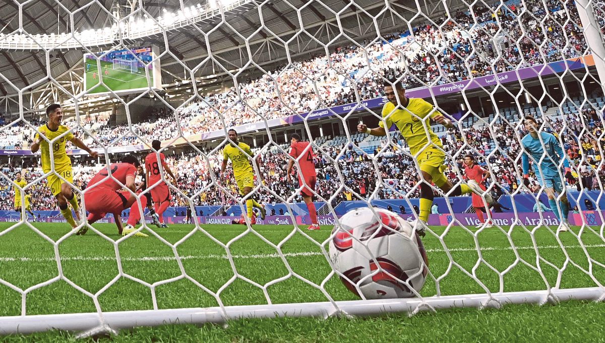 FAISAL menjaringkan gol cantik ketika menentang Korea Selatan. FOTO AFP