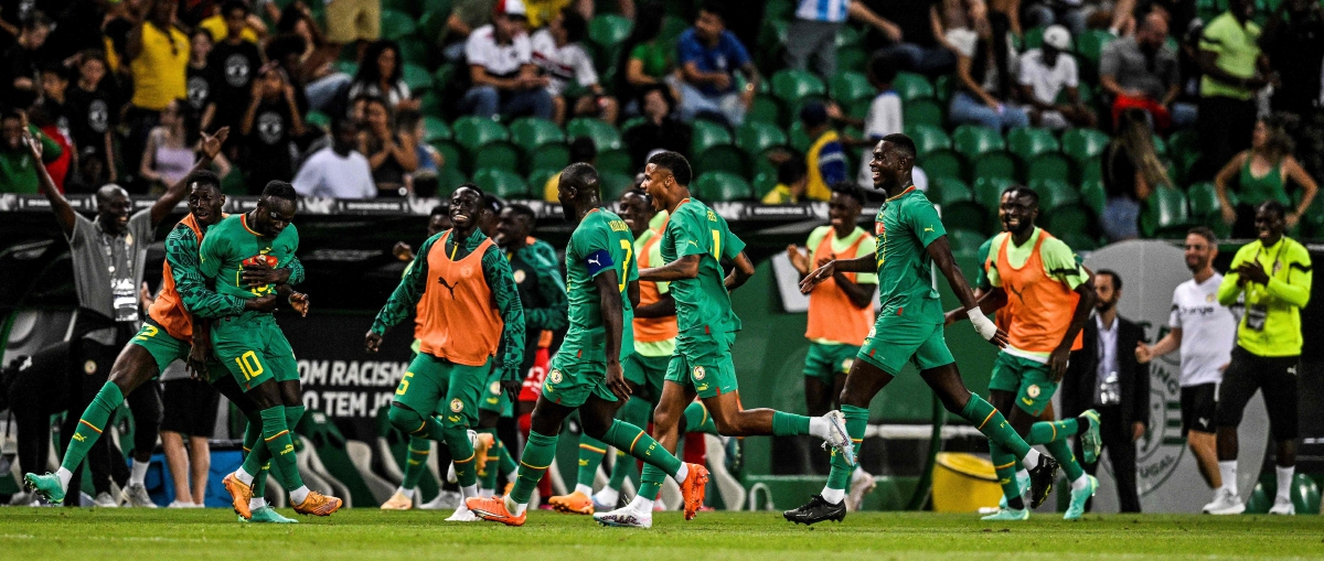 PEMAIN Senegal meraikan jaringan Mane di Stadium Jose Alvalade.