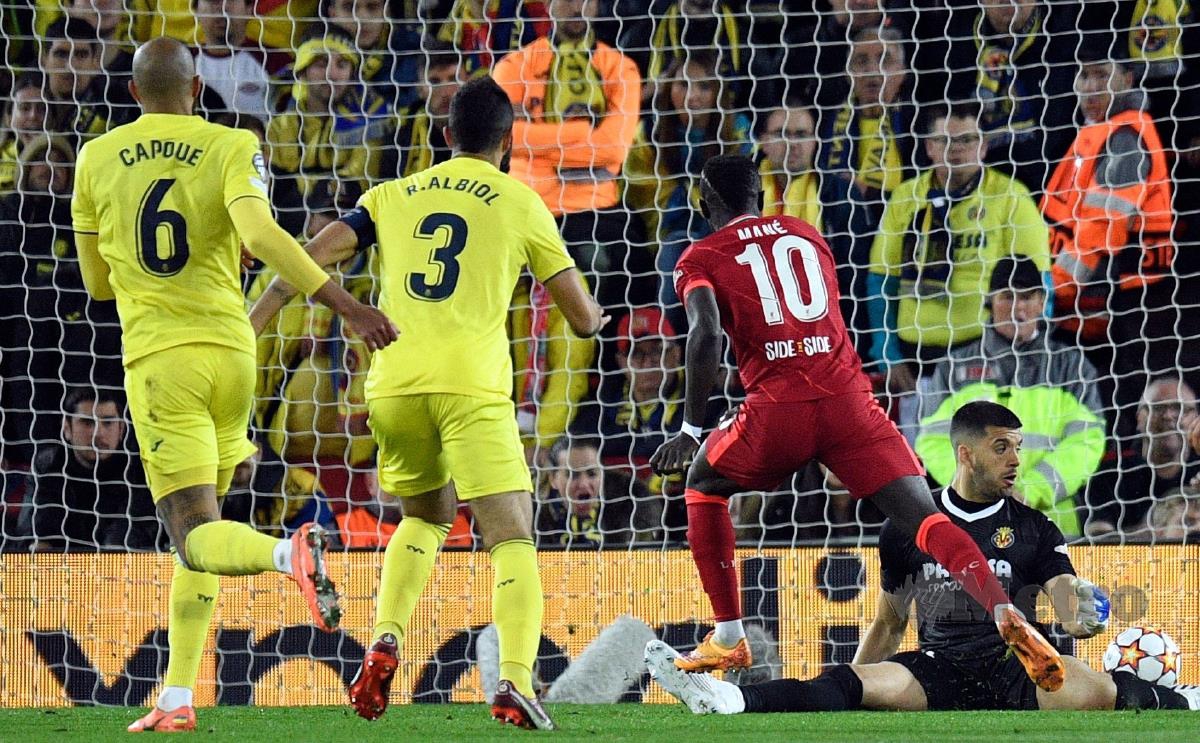 PENYERANG Liverpool, Sadio Mane menjaringkan gol kedua pasukannya. FOTO AFP