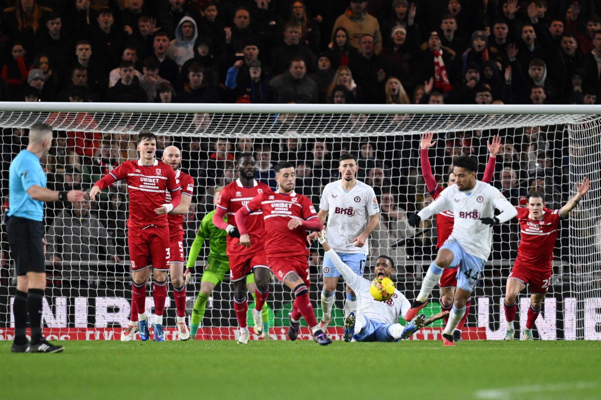 PERTEMBUNGAN pusingan ketiga Piala FA antara Villa menentang Middlesbrough. -FOTO AFP 
