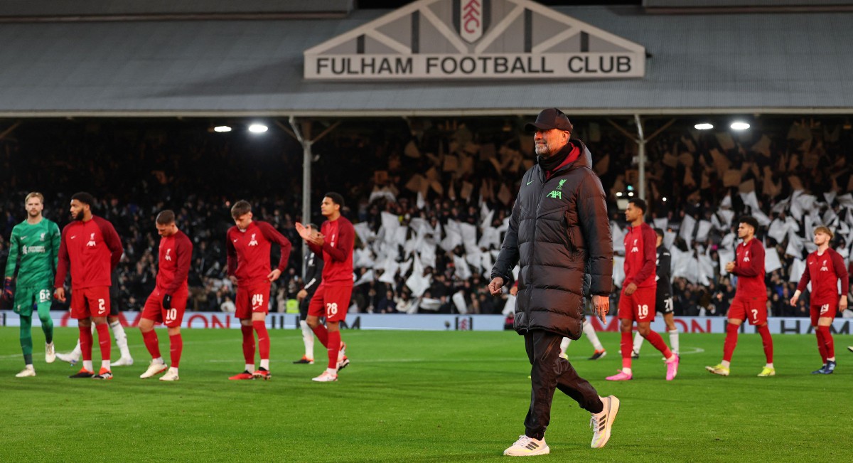 KLOPP meninggalkan padang ketika menumpaskan Fulham dalam perlawanan separuh akhir Piala Liga. FOTO AFP