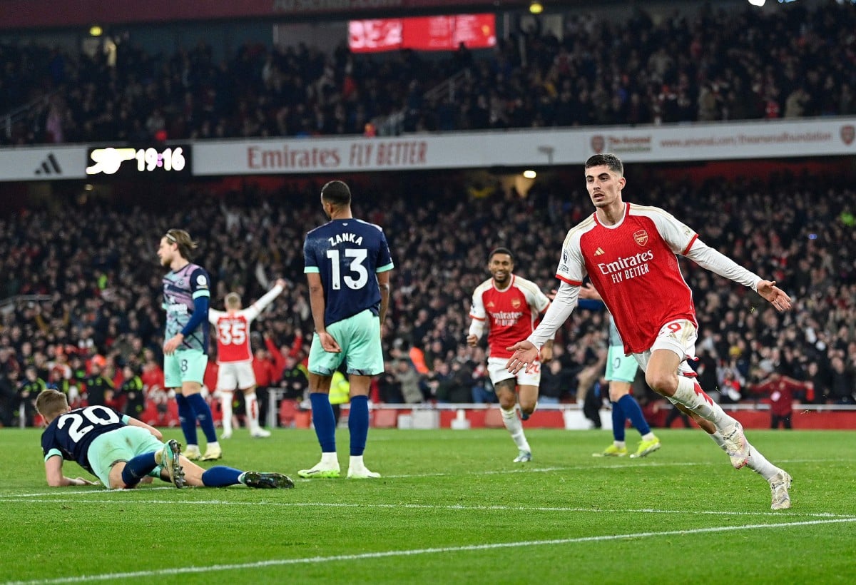 HAVERTZ meraikan kejayaan meledak gol buat Arsenal. -FOTO AFP 
