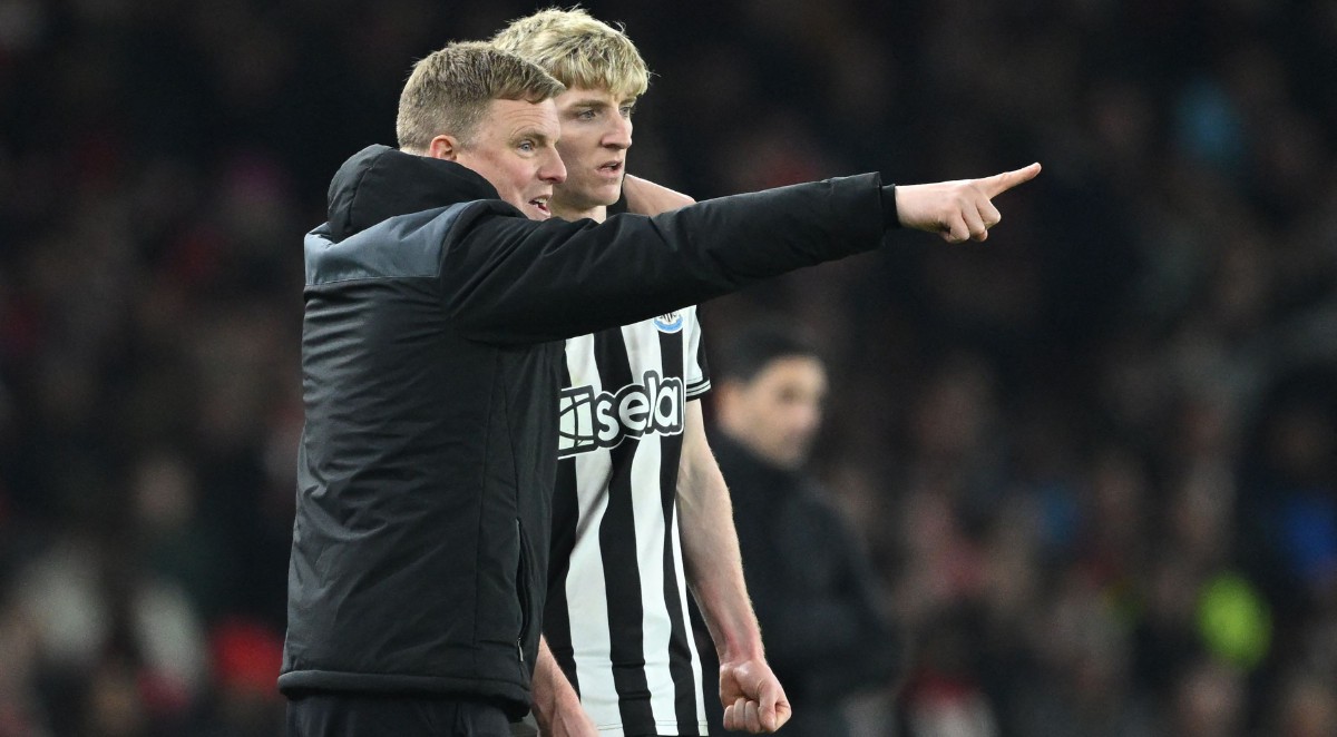 HOWE yakin ada sesuatu yang istimewa mampu diraih Newcastle musim ini. FOTO AFP