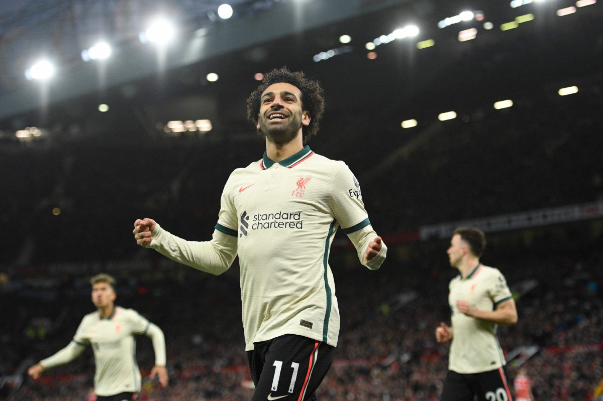 Bintang Liverpool, Mohamed Salah meledak hatrik ketika berdepan Manchester United dalam saingan Liga Perdana di Old Trafford semalam. FOTO AFP