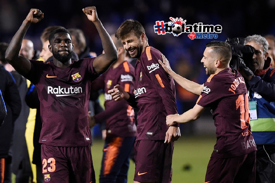 PEMAIN Barca meraikan kemenangan La Liga selepas mengatasi Deportivo La Coruna 4-2. FOTO/AFP 