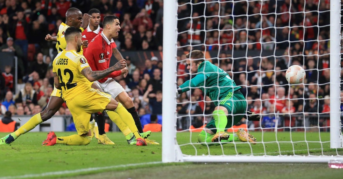 RONALDO menjaringkan gol ketiga buat United. FOTO AFP