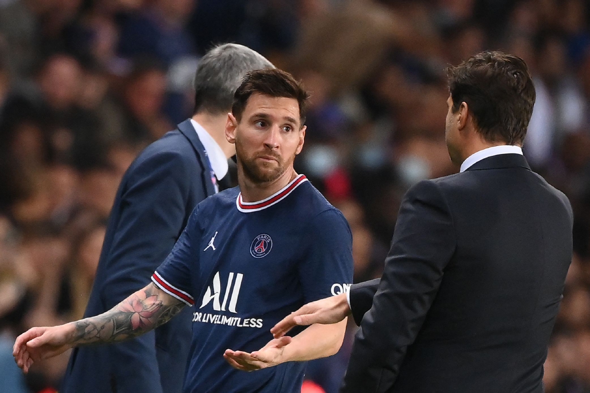REAKSI Messi selepas dikeluarkan ketika menentang Lyon.  FOTO AFP