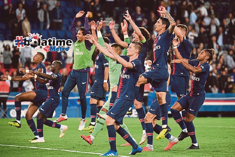 PEMAIN PSG meraikan kemenangan kelima. FOTO/AFP 