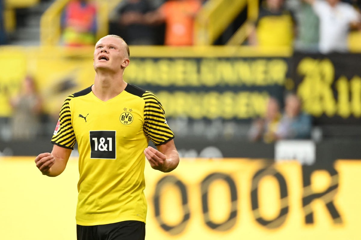 Penyerang Dortmund, Erling Braut Haaland meledak dua gol ketika berdepan Frankfurt dalam saingan Bundesliga semalam. FOTO AFP