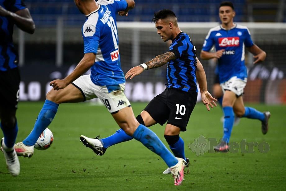 Penyerang Inter Milan, Lautaro Martinez menjaringkan gol kedua pasukannya. FOTO AFP
