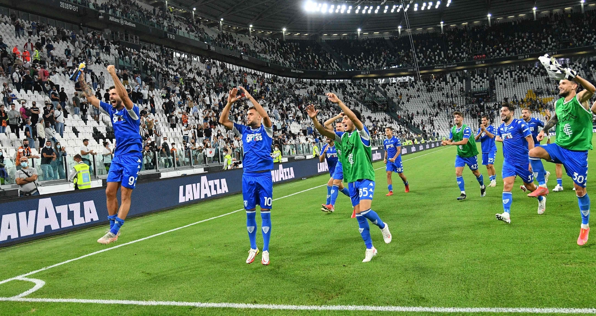 PEMAIN Empoli meraikan kemenangan di Stadium Allianz. FOTO AFP 