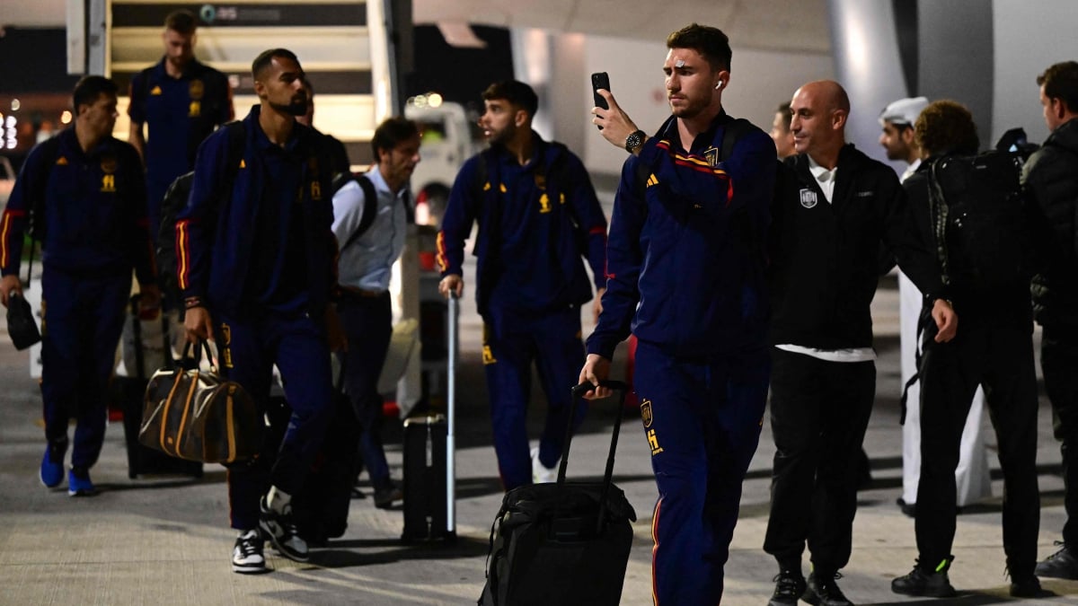 SKUAD Sepanyol tiba di Lapangan Terbang Antarabangsa Hamad, Doha. FOTO AFP 