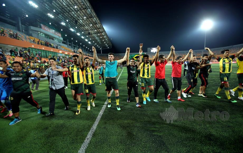 PEMAIN Kedah meraikan kemenangan selepas menewaskan FELDA United  di Stadium Tun Abdul Razak. - FOTO  Muhd Asyraf Sawal  