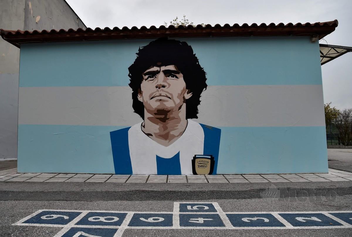 HASIL bedah siasat yang dijalankan ternyata Maradona meninggal dunia bukan disebabkan bahan terlarang dan alkohol. AFP