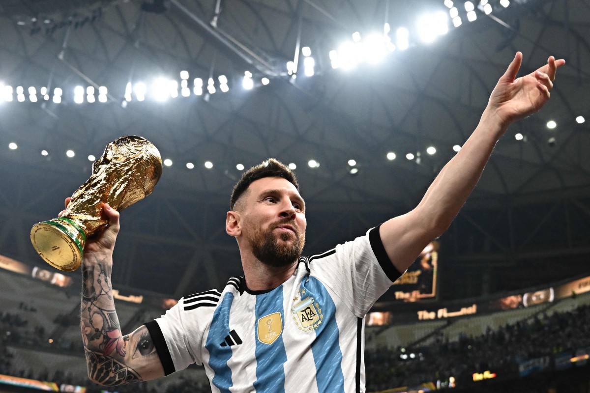 MESSI menjadi perancang utama membantu Argentina merangkul Piala Dunia di Qatar. -FOTO AFP 