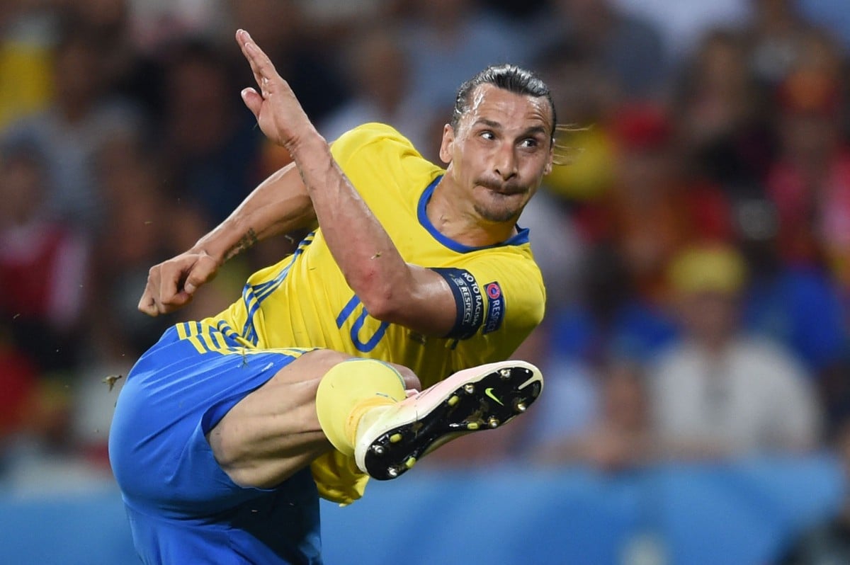 Penyerang Sweden, Zlatan Ibrahimovic ketika beraksi pada Euro 2016. FOTO File AFP