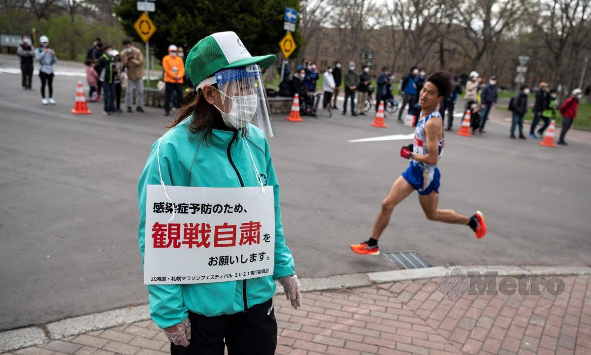 GAMBAR fail pada 5 Mei lalu ketika raptai acara maraton di Sukan Olimpik Tokyo di Sapporo. - AFP