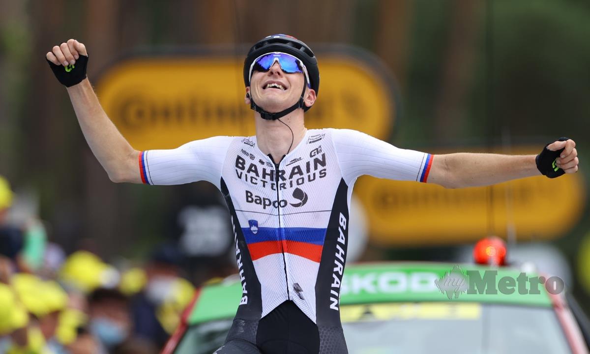 PELUMBA Slovenia, Matej Mohoric mewakili pasukan Bahrain - Victorious memenangi perlumbaan peringkat ketujuh Tour de France 2021 sejak 249.1km, hari ini. FOTO EPA