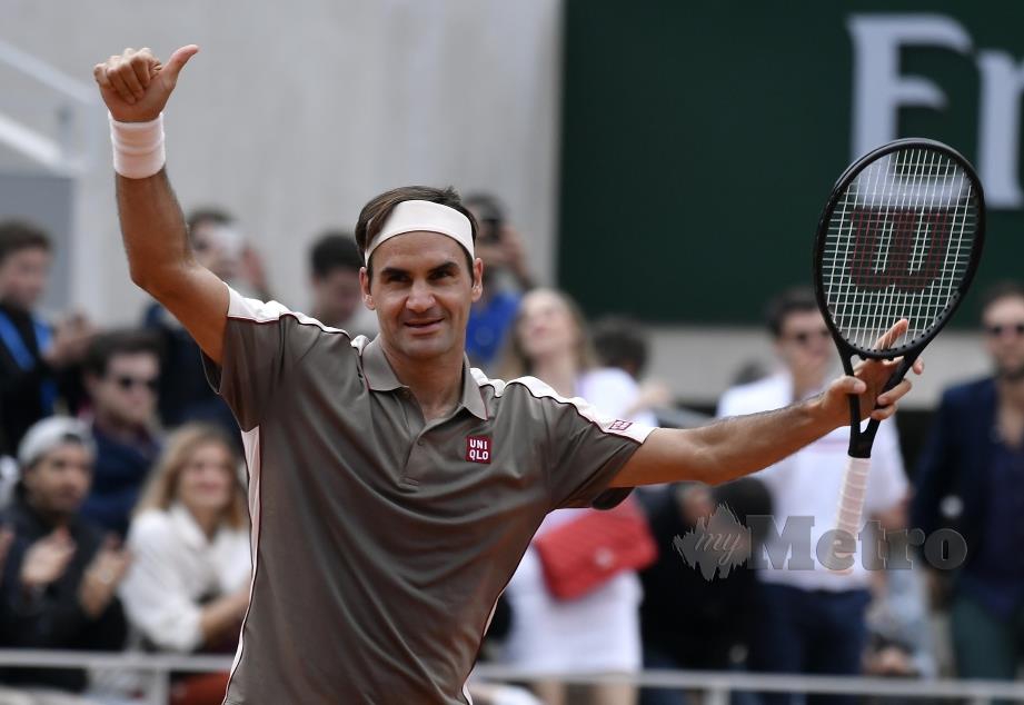 AKSI Federer selepas menewaskan  Sonego di Paris. - FOTO Agensi 