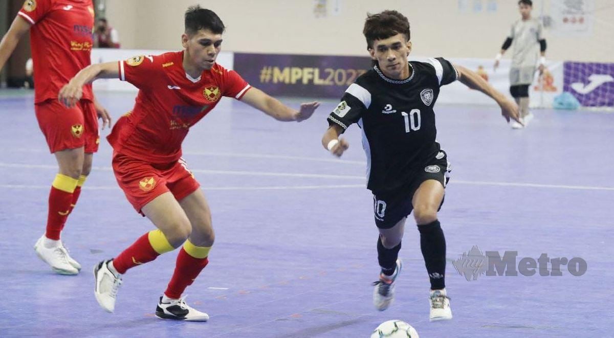 SELANGOR MAC (kiri) akan berhadap an Shah Alam City pada suku akhir kedua saingan Piala Futsal Malaysia. MOHD RAFI MAMAT