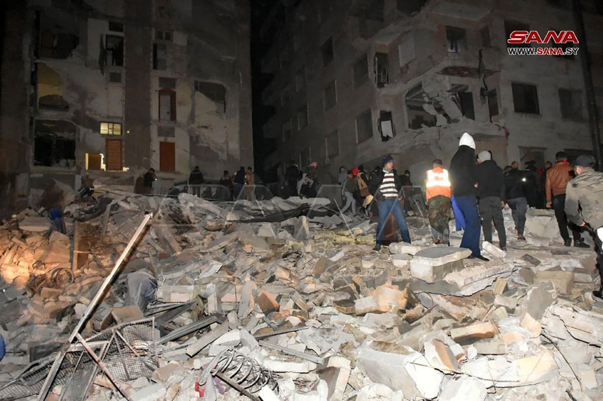 SEBUAH bangunan lapan tingkat yang runtuh susulan gempa bumi di selatan Turki. FOTO Sana / AFP 