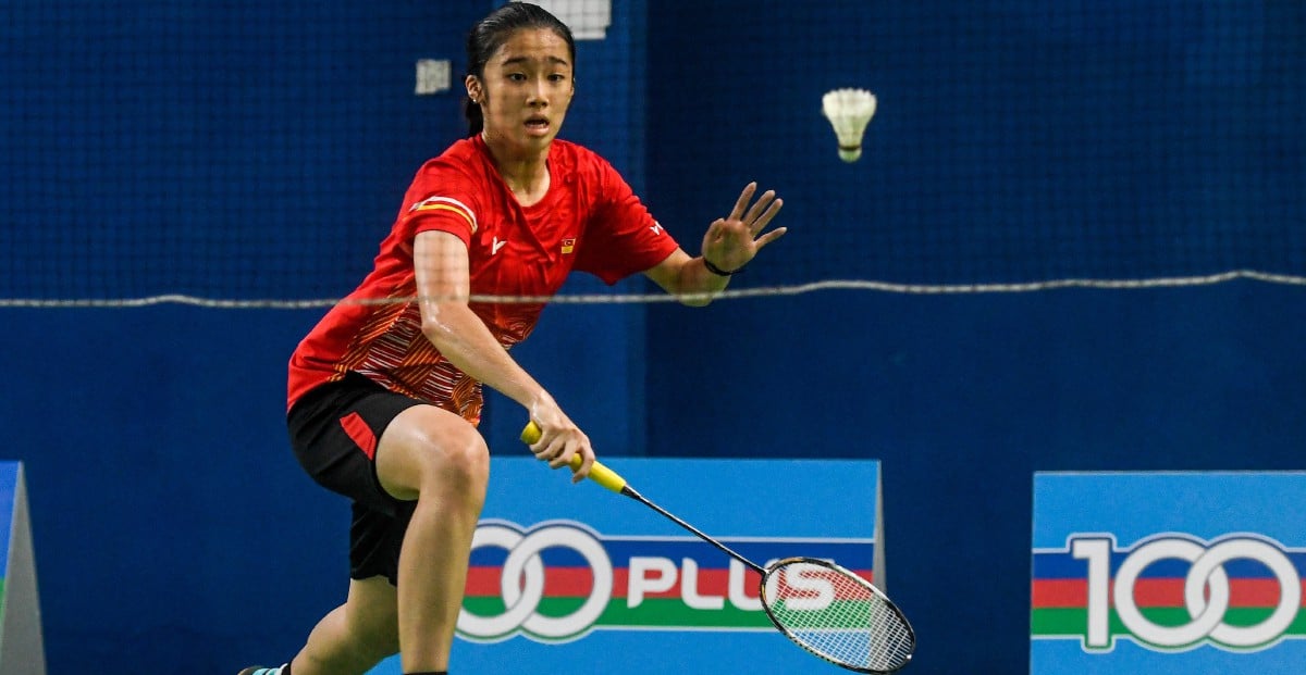 LER Qi meraih kejuaraan berganda di kejohanan yang berlangsung di Akademi Badminton Perak hari ini selepas turut muncul juara dalam acara beregu perempuan. FOTO Ihsan JET