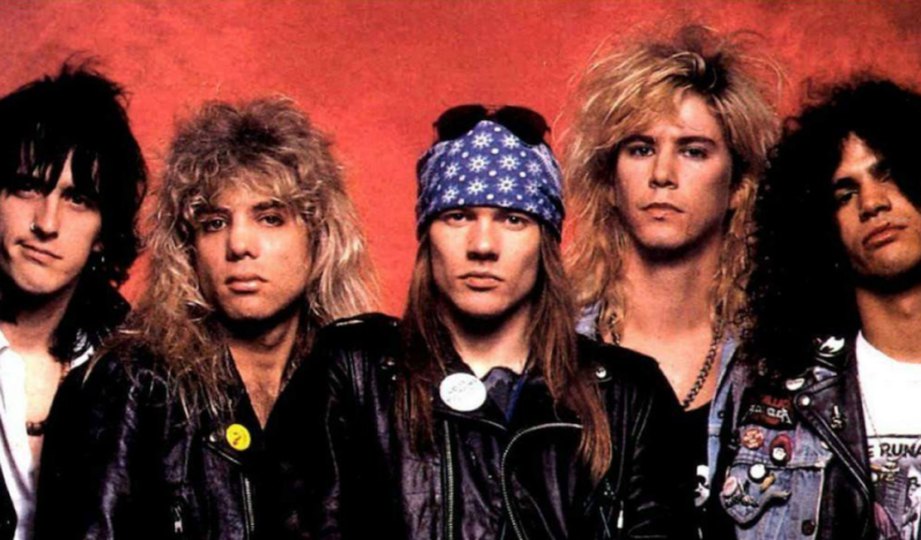 AXL, Slash dan Duff bersama anggota asal Guns N' Roses, Izzy Stradlin (kiri) dan Steven Adler pada 1980-an.