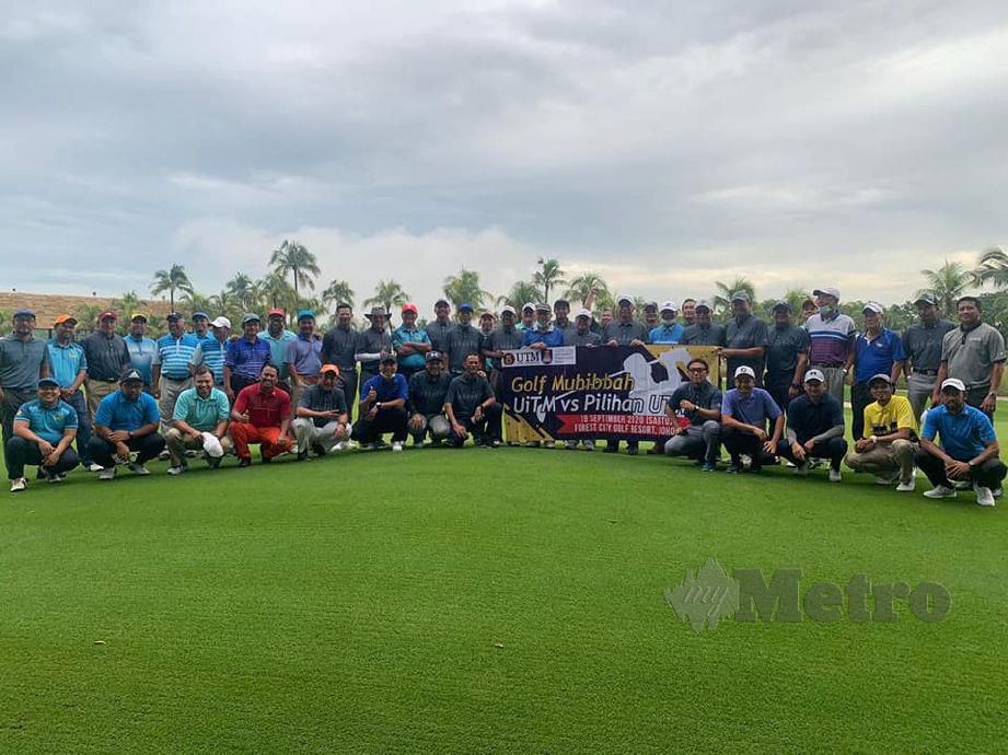 Antara pemain UiTM dan pilihan UTM yang beraksi pada perlawanan golf Muhibbah di Johor.