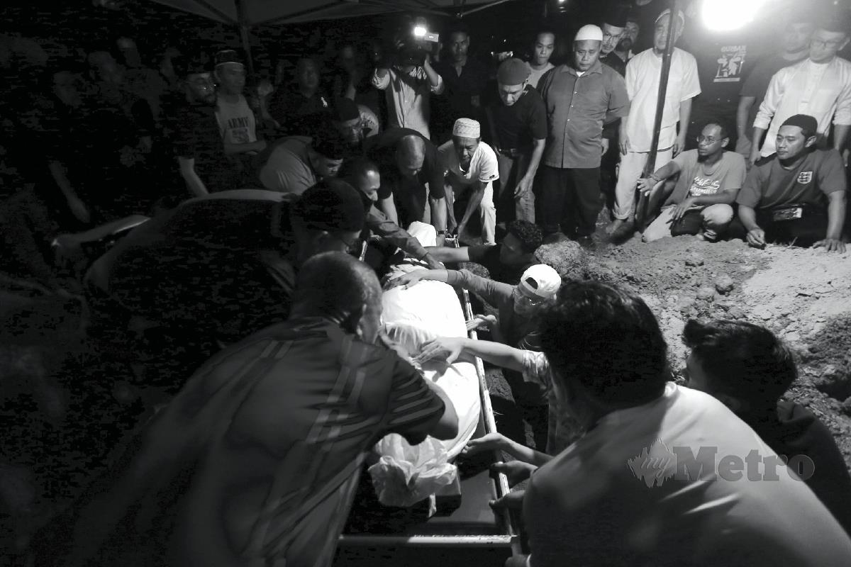 JENAZAH Allahyarham Hamdan selamat dikebumikan di Ipoh, Perak.